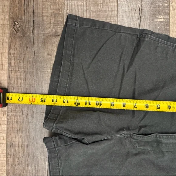 Old Navy Slim Built-In Flex Shorts — Charcoal - Picture 6 of 7